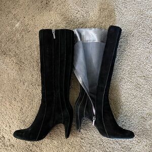 Black suede Tsubo boots, Size 7